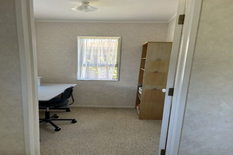 Photo of property in 4 Loader Place, Tawhero, Whanganui, 4501