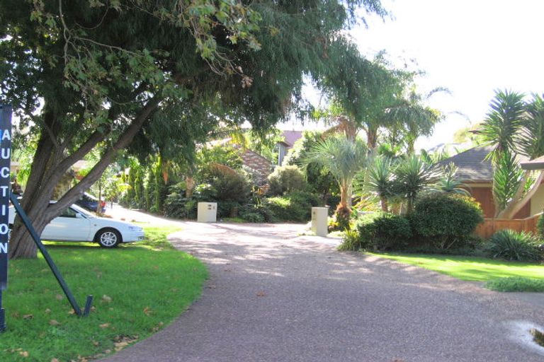 Photo of property in 43 Oakwood Grove, Eastern Beach, Auckland, 2012