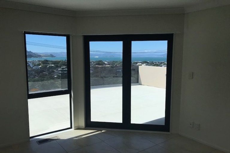 Photo of property in 75 Mantell Street, Seatoun, Wellington, 6022