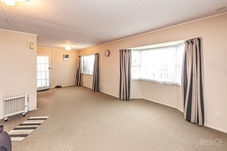 Photo of property in 5 Avon Place, Springvale, Whanganui, 4501