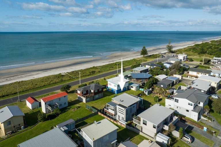 Photo of property in 273a Seaforth Road, Waihi Beach, 3611