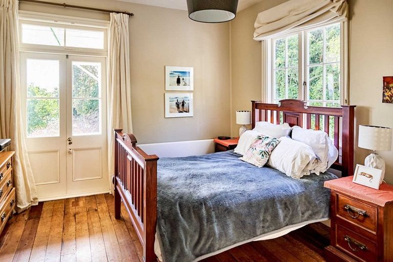 Photo of property in 17 Kowhai Street, Eastbourne, Lower Hutt, 5013