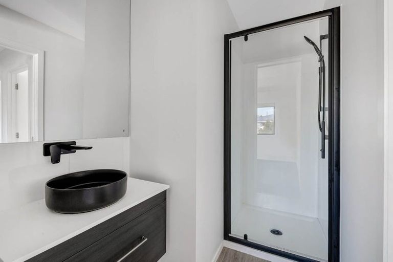 Photo of property in 7/19 Milton Road, Orewa, 0931
