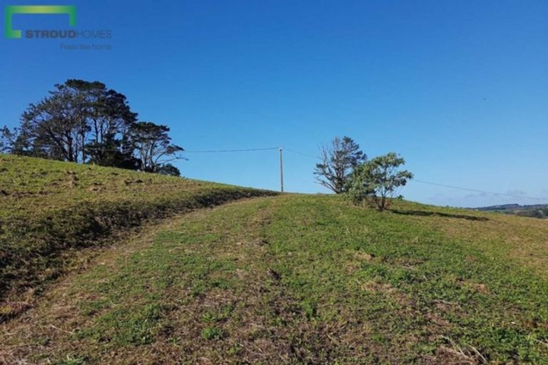 Photo of property in 17 Tamahunga Drive, Matakana, 0985