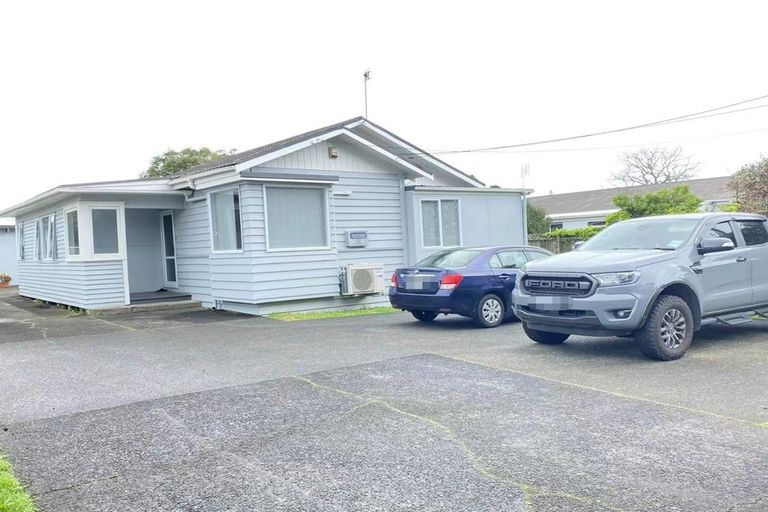Photo of property in 14 Northcote Road, Takapuna, Auckland, 0622