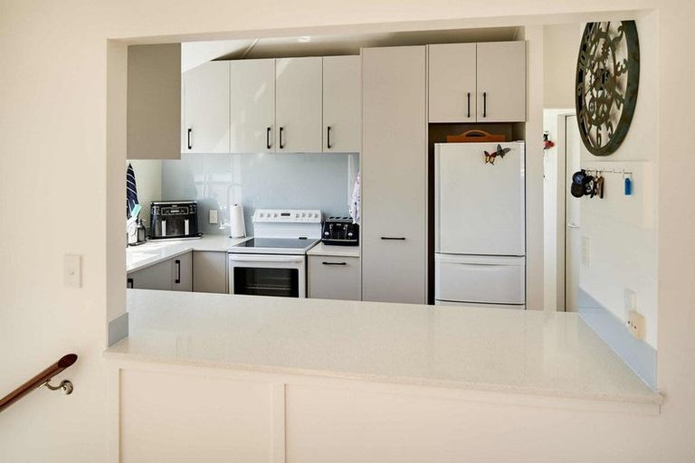 Photo of property in 39 James Cook Drive, Whitby, Porirua, 5024