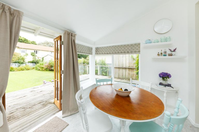 Photo of property in 12 Moerangi Street, West End, Palmerston North, 4410