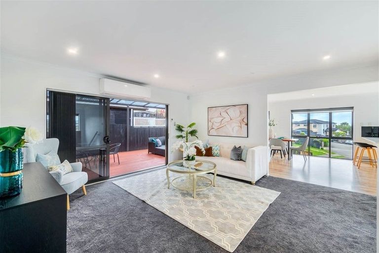 Photo of property in 12 San Casello Rise, Henderson, Auckland, 0612