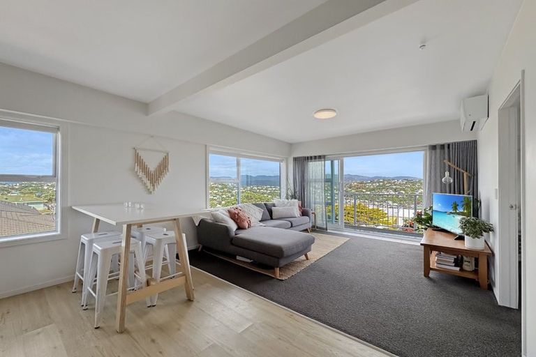 Photo of property in 6/32 Akaroa Drive, Maupuia, Wellington, 6022