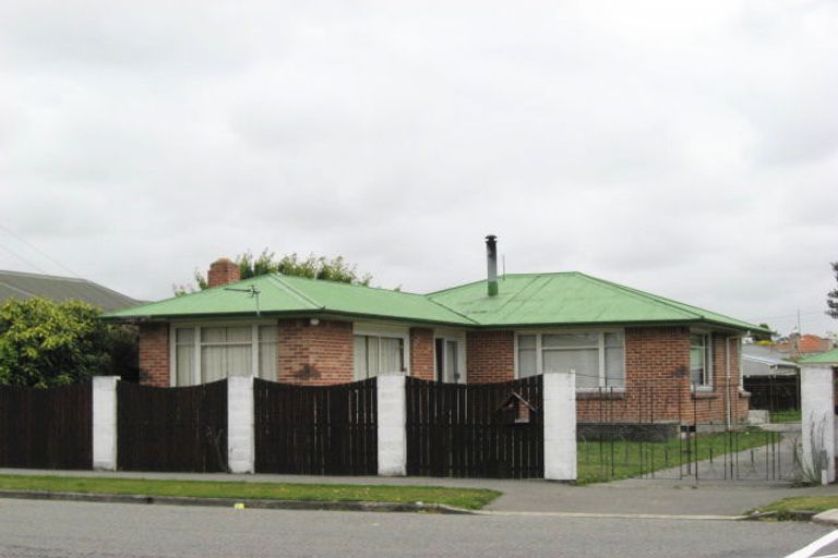 Photo of property in 17 Nortons Road, Avonhead, Christchurch, 8042