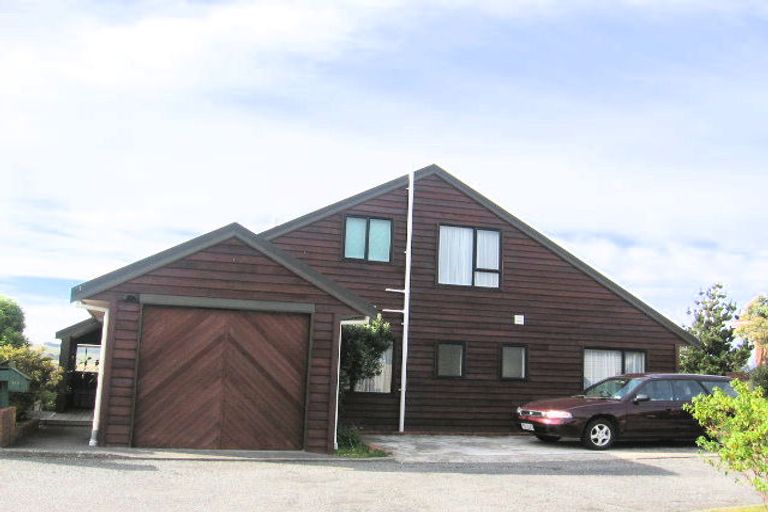 Photo of property in 10 Peter Button Place, Johnsonville, Wellington, 6037