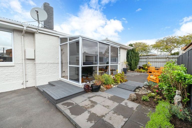 Photo of property in 141 Macandrew Road, South Dunedin, Dunedin, 9012