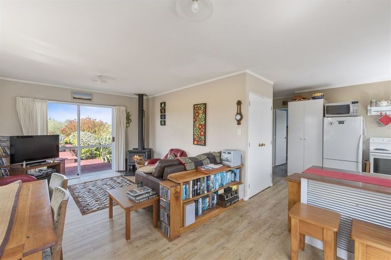 Photo of property in 3 Mavis Avenue, Waikawa Beach, Manakau, 5573