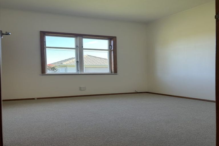 Photo of property in 16 Strathmore Avenue, Strathmore Park, Wellington, 6022