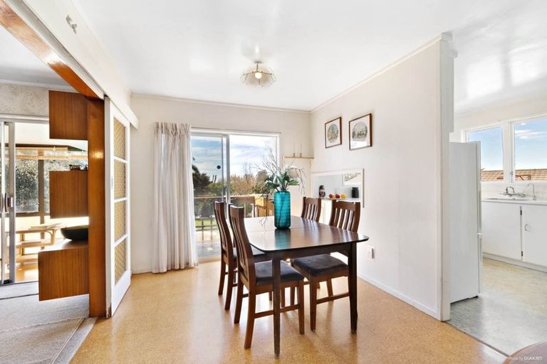 Photo of property in 46 Advene Road, Cockle Bay, Auckland, 2014