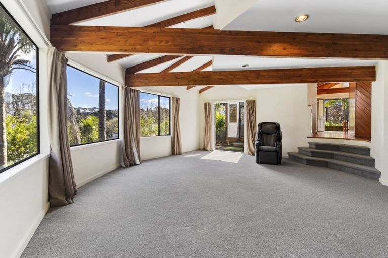 Photo of property in 5 Telephone Road, Birkenhead, Auckland, 0626