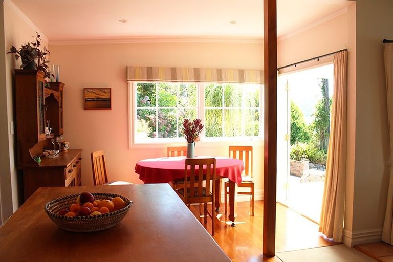 Photo of property in 122 Beach Road, Onerahi, Whangarei, 0110