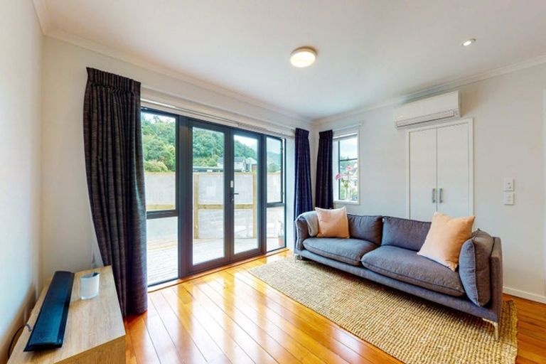 Photo of property in 11 Jacobsen Lane, Ngaio, Wellington, 6035