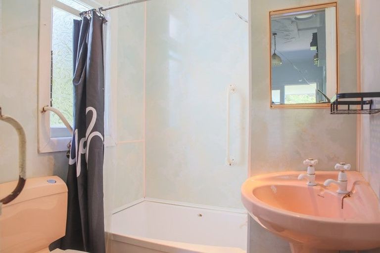 Photo of property in 69 Onslow Street, Bluff, 9814