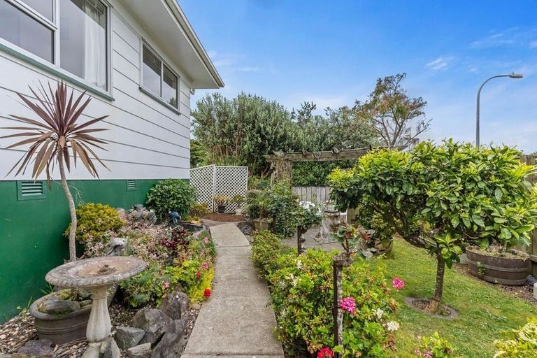 Photo of property in 1/6 Honey Place, Weymouth, Auckland, 2103