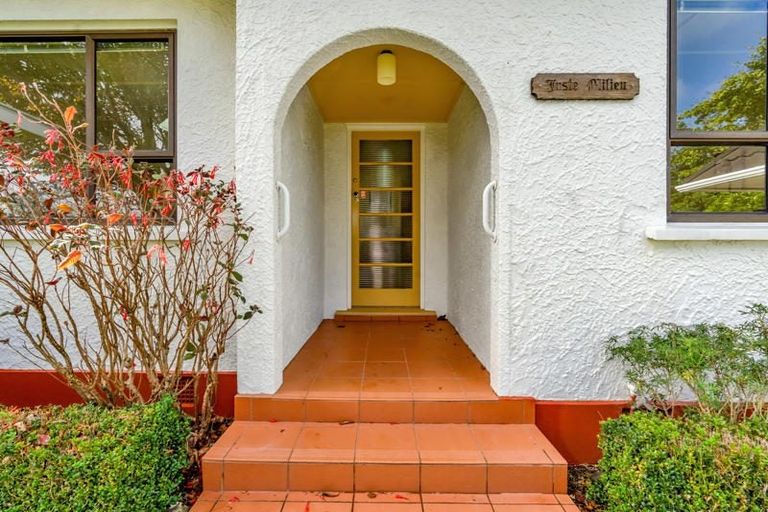 Photo of property in 10 Seddon Street, Westown, New Plymouth, 4310