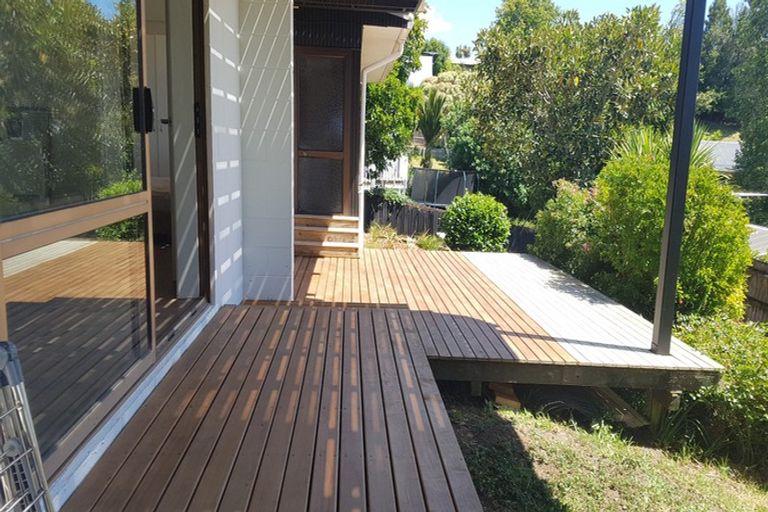 Photo of property in 14 Oaktree Avenue, Browns Bay, Auckland, 0630