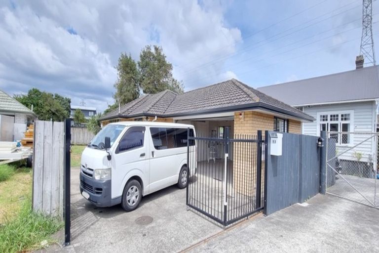 Photo of property in 13 Cleek Road, Mangere East, Auckland, 2024