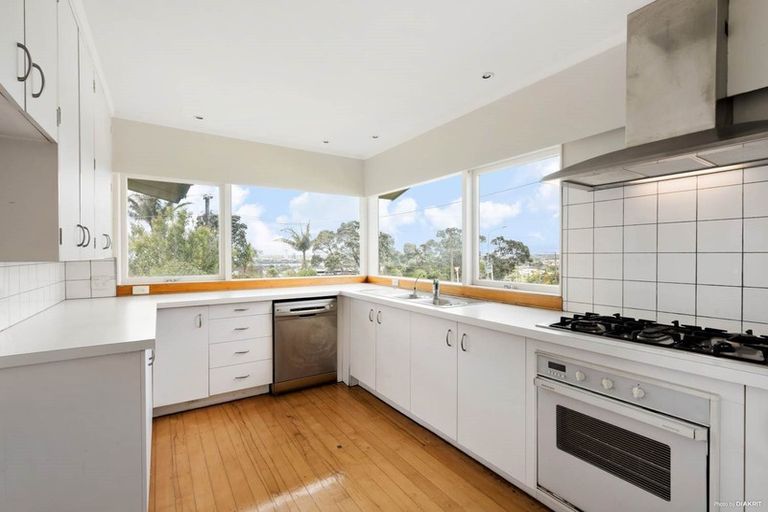 Photo of property in 2a Castor Bay Road, Castor Bay, Auckland, 0620