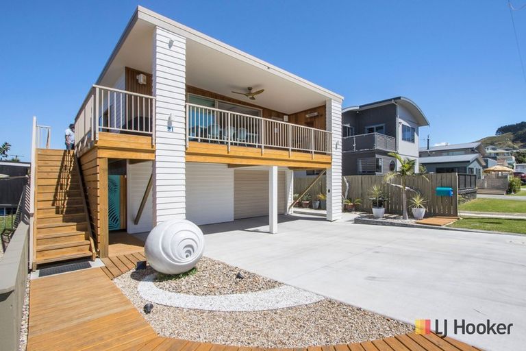 Photo of property in 21 Brighton Road, Waihi Beach, 3611