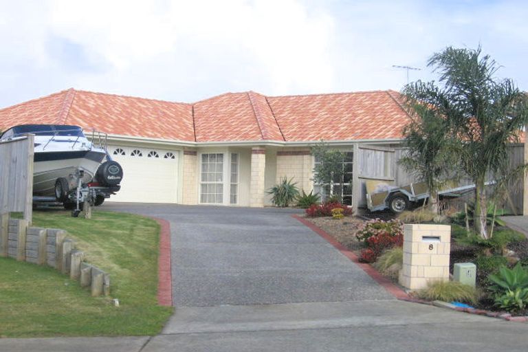 Photo of property in 8 William Woods Court, Flat Bush, Auckland, 2016