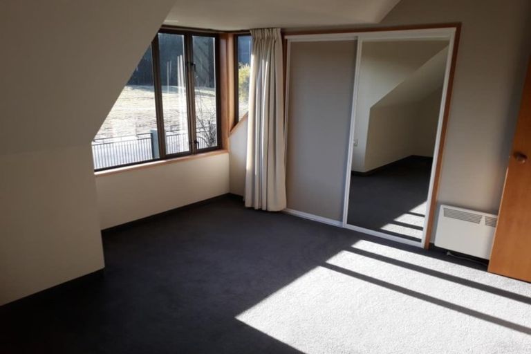 Photo of property in 4 Regalwood Close, Parklands, Christchurch, 8083