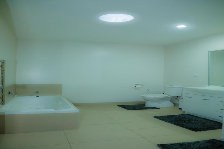 Photo of property in 30 Popokatea Drive, Takanini, 2112