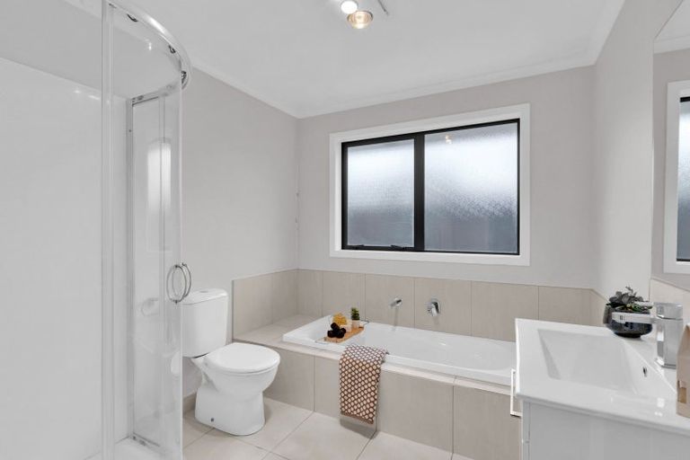 Photo of property in 15 Faber Place, Rototuna North, Hamilton, 3210