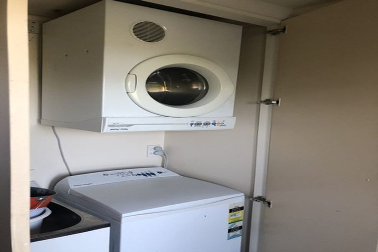 Photo of property in 17 Highbury Road, Highbury, Wellington, 6012