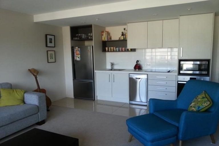 Photo of property in Nouvo Apartments, 4e/21 Rugby Street, Mount Cook, Wellington, 6021