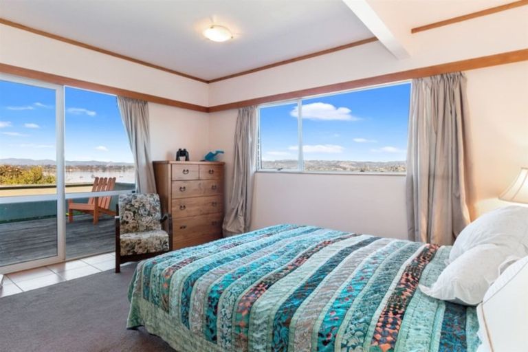 Photo of property in 84 Omokoroa Road, Omokoroa, 3114