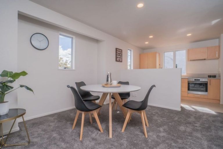 Photo of property in 435c West Coast Road, Glen Eden, Auckland, 0602