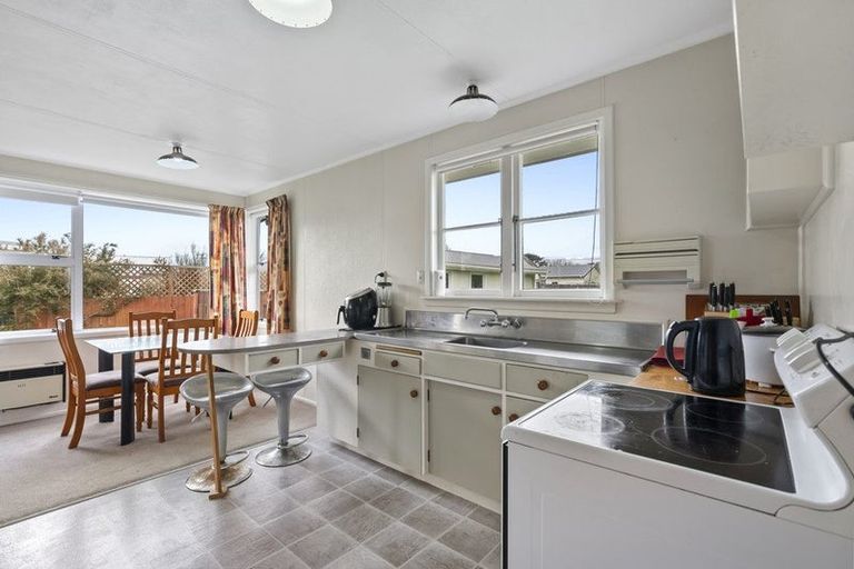 Photo of property in 17 Grey Street, Normanby, Hawera, 4614