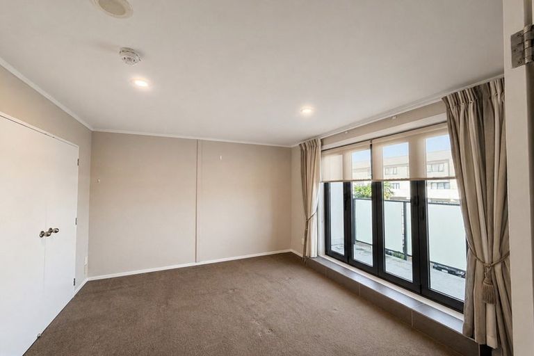 Photo of property in 8/9 Freeman Way, Manukau, Auckland, 2104