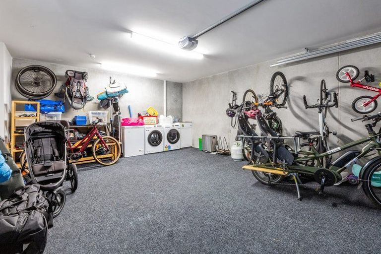 Photo of property in 5 Jean Caldwell Way, Island Bay, Wellington, 6023