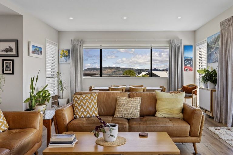 Photo of property in 14 Pukenamu Road, Rainbow Point, Taupo, 3330