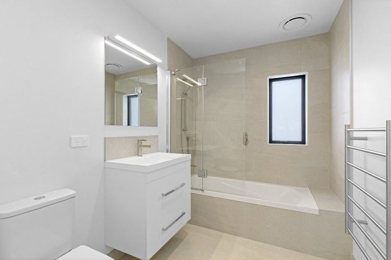 Photo of property in 32 Turtleback Avenue, Whitby, 5024