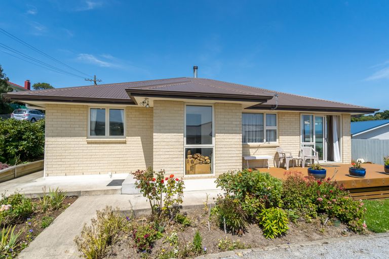Photo of property in 3 Loudon Street, Green Island, Dunedin, 9018