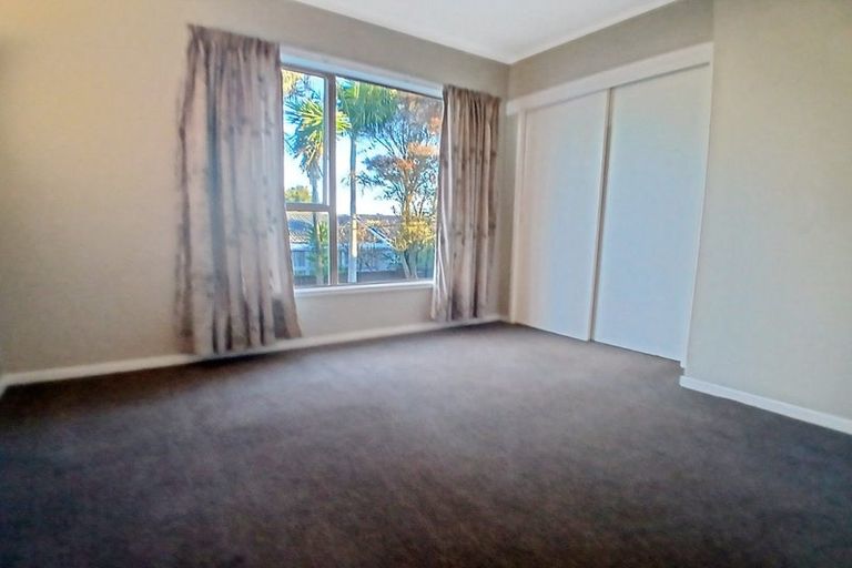 Photo of property in 36 James Evans Drive, Northcote, Auckland, 0627