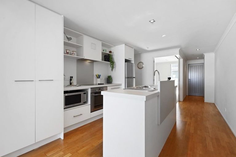 Photo of property in Algarve Apartments, 213/332 Maunganui Road, Mount Maunganui, 3116