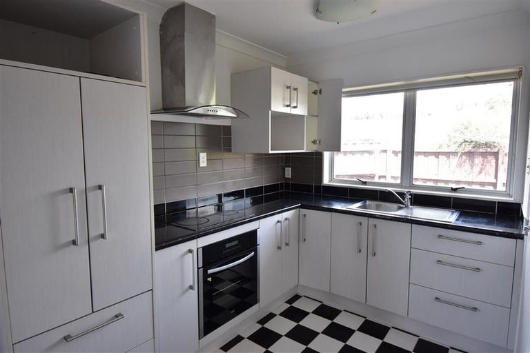 Photo of property in 2/44 Latham Avenue, Pakuranga, Auckland, 2010