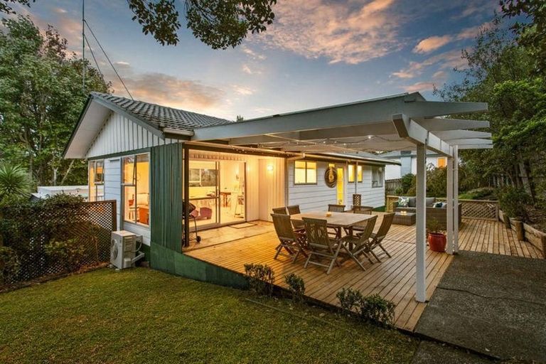 Photo of property in 67 Vandeleur Avenue, Birkdale, Auckland, 0626