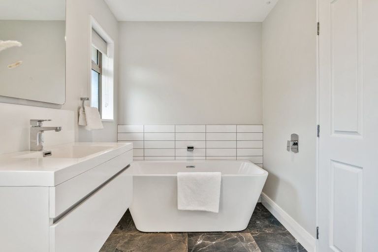 Photo of property in 4 Norglen Lane, Riverhead, 0820