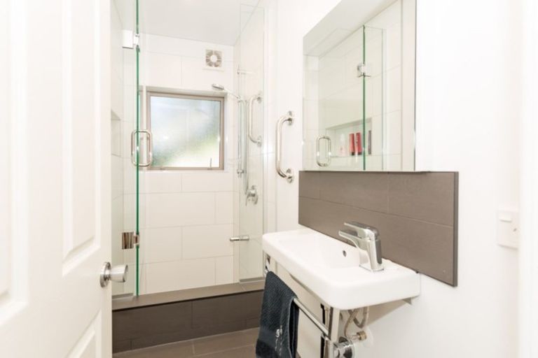 Photo of property in 25 Delaware Crescent, Russley, Christchurch, 8042