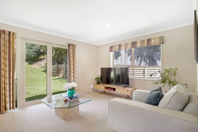 Photo of property in 8 Libra Place, Kawaha Point, Rotorua, 3010